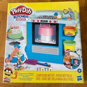 Play-Doh Kitchen Creations Rising Cake Oven Playset Baking 5 Colors Ages 3+ NEW